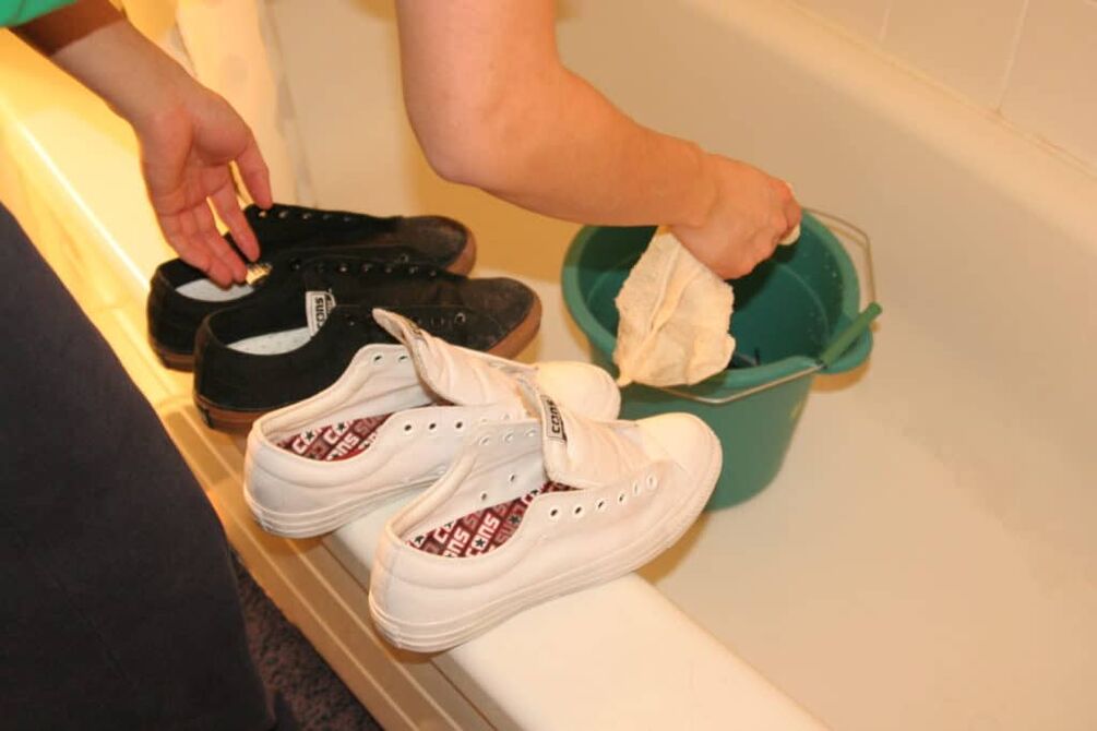 disinfection of shoes for toe fungus