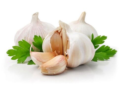 garlic to cure nail fungus