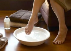 how to treat a fungal infection of the feet